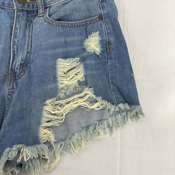 Machine Distressed Denim High-Waisted Shorts Medium Frayed Hem Casual Style - Picture 5 of 9
